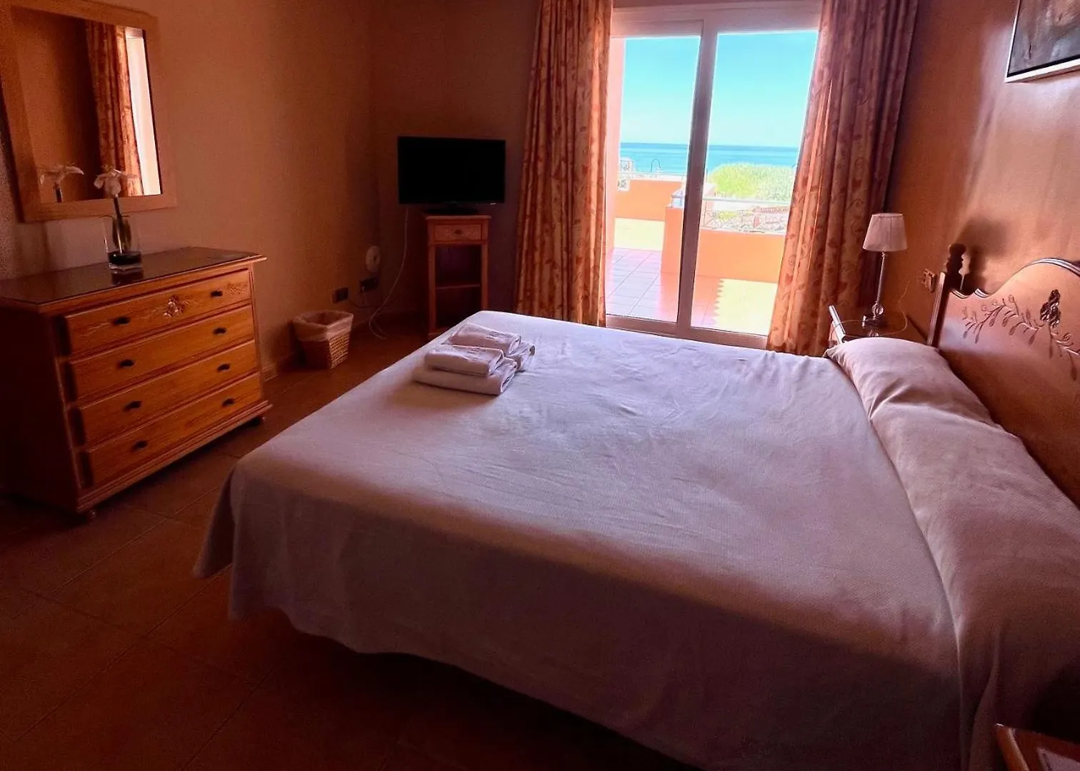 Marbella Beach Resort At Club Playa Real Apartament