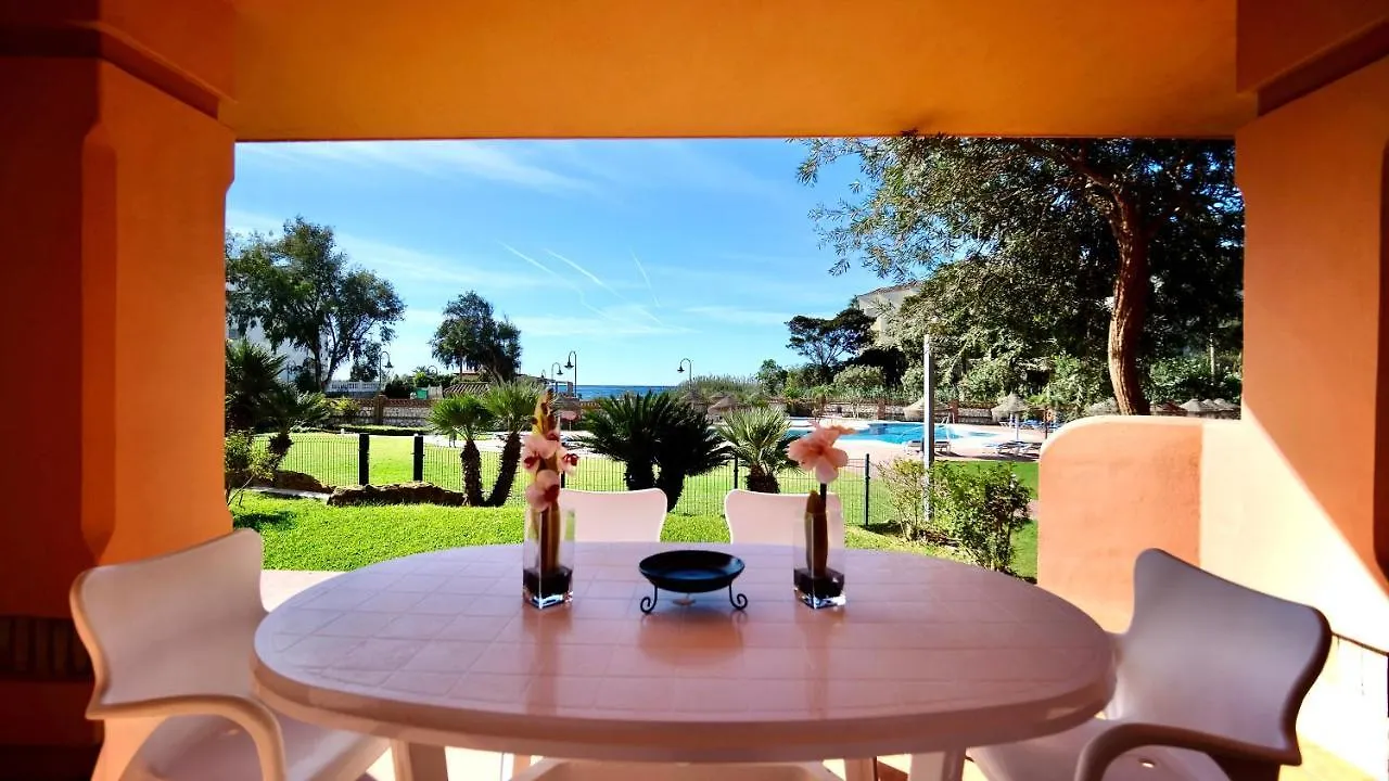Marbella Beach Resort At Club Playa Real דירה