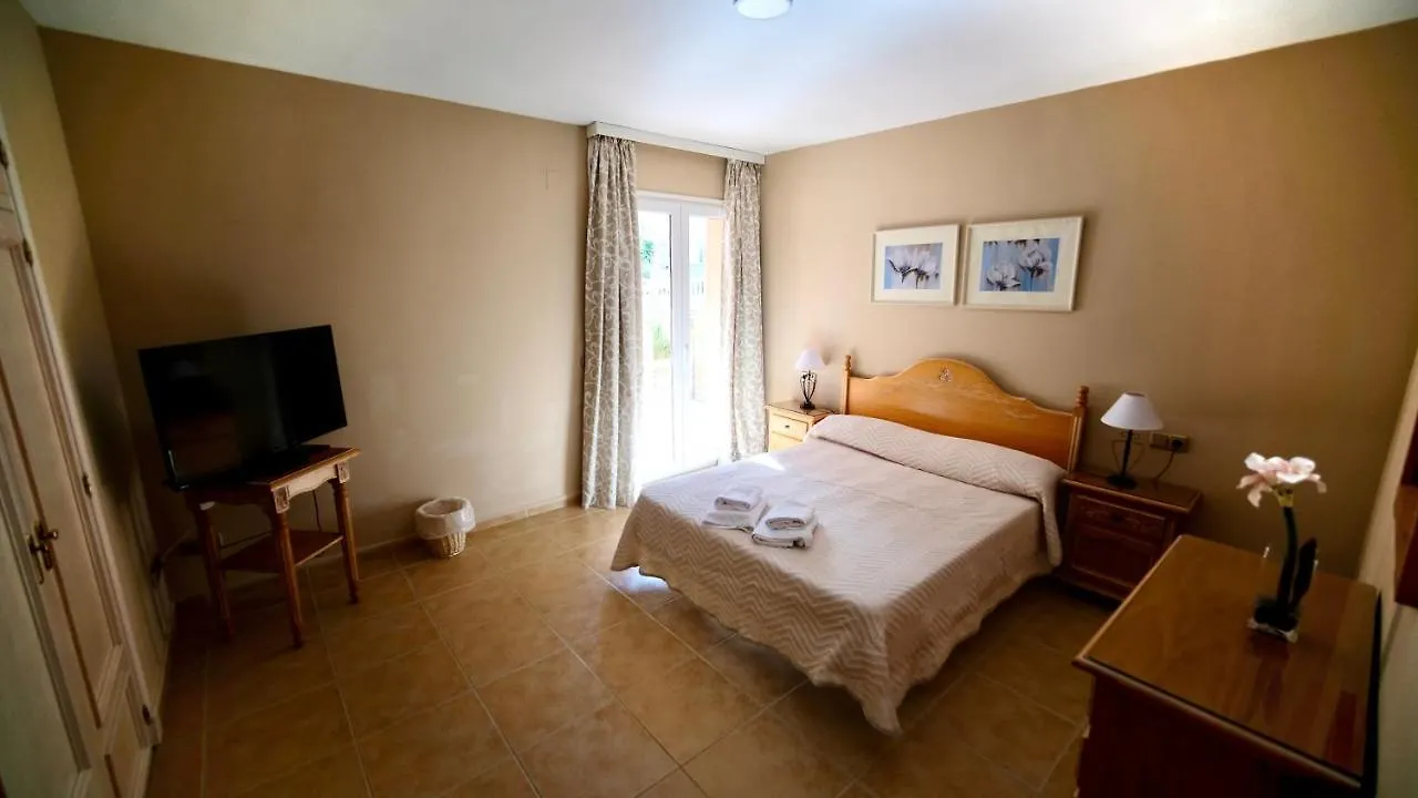 דירה Marbella Beach Resort At Club Playa Real ספרד